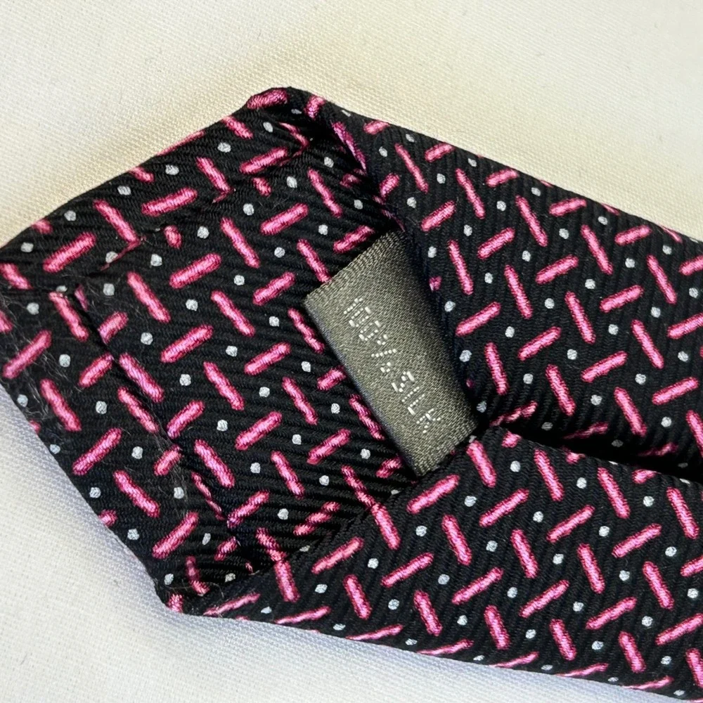 Daniel Cremieux Signature Collection Ltd Edition Silk Necktie Black Pink Pattern